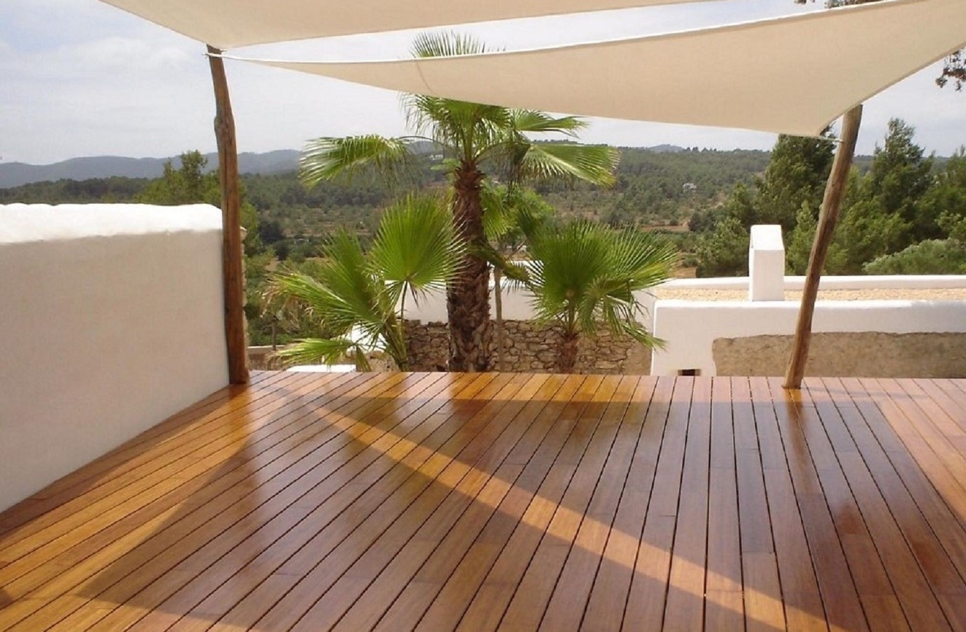 Proyectos Más Madera: Instalación de madera de Bambú en jardín particular en Marbella